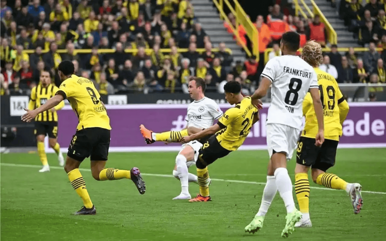德甲前瞻：残阵法兰克福死磕多特，攻防两极对决定欧冠资格格局